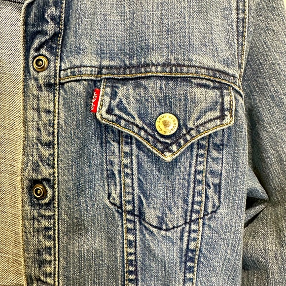 Levi’s vintage faded blue denim jacket - Picture 4 of 8